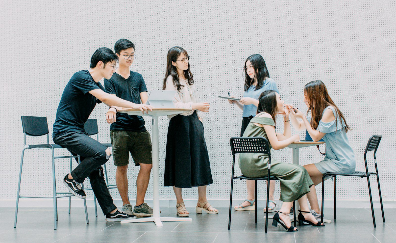Advisor and students in a study abroad consultation